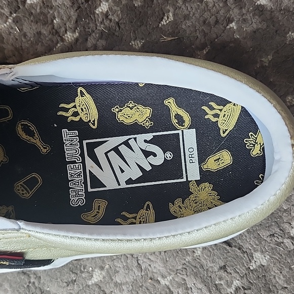 Vans - Picture 3 of 3